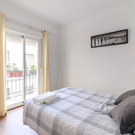Lovely In The Centre Wifi Apartment *