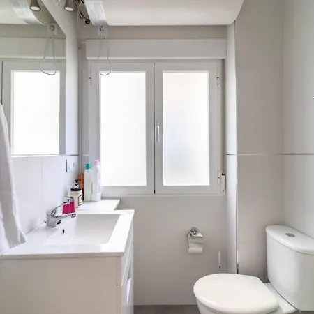 Lovely In The Centre Wifi Apartment *